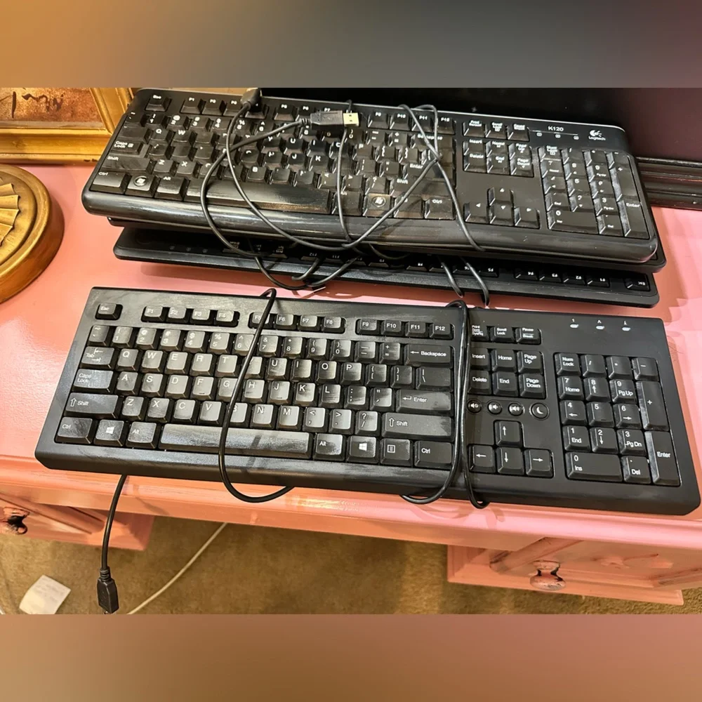 Black Wired Keyboard